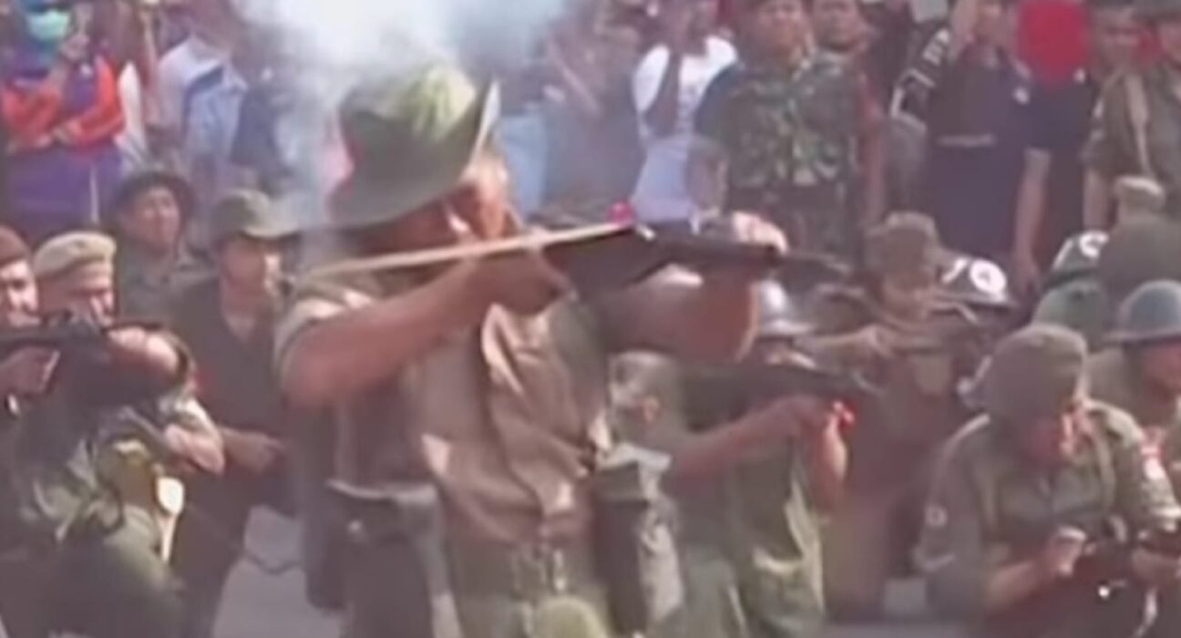 Parade Surabaya Juang yang digelar beberapa tahun lalu (istimewa/ surabayakabarmetro.com)