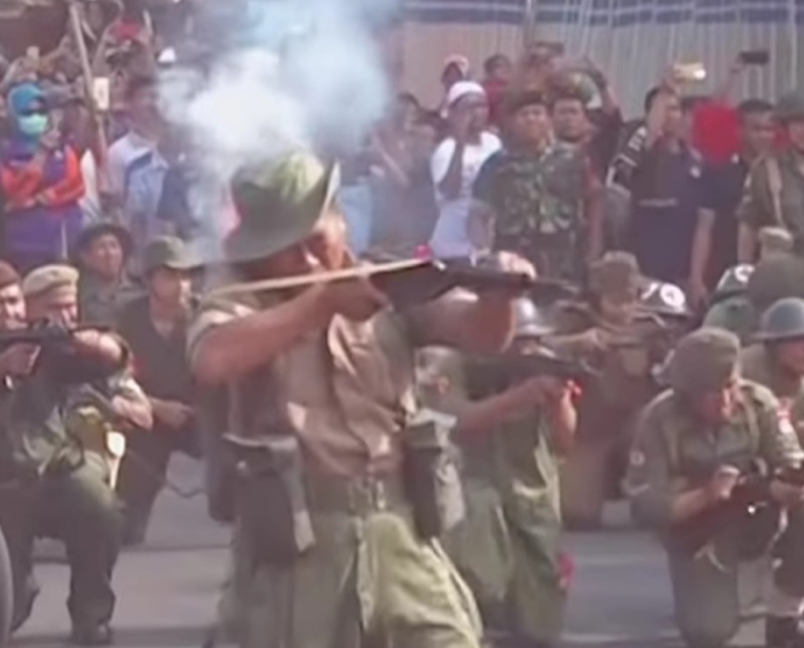 Parade Surabaya Juang yang digelar beberapa tahun lalu (istimewa/ surabayakabarmetro.com)