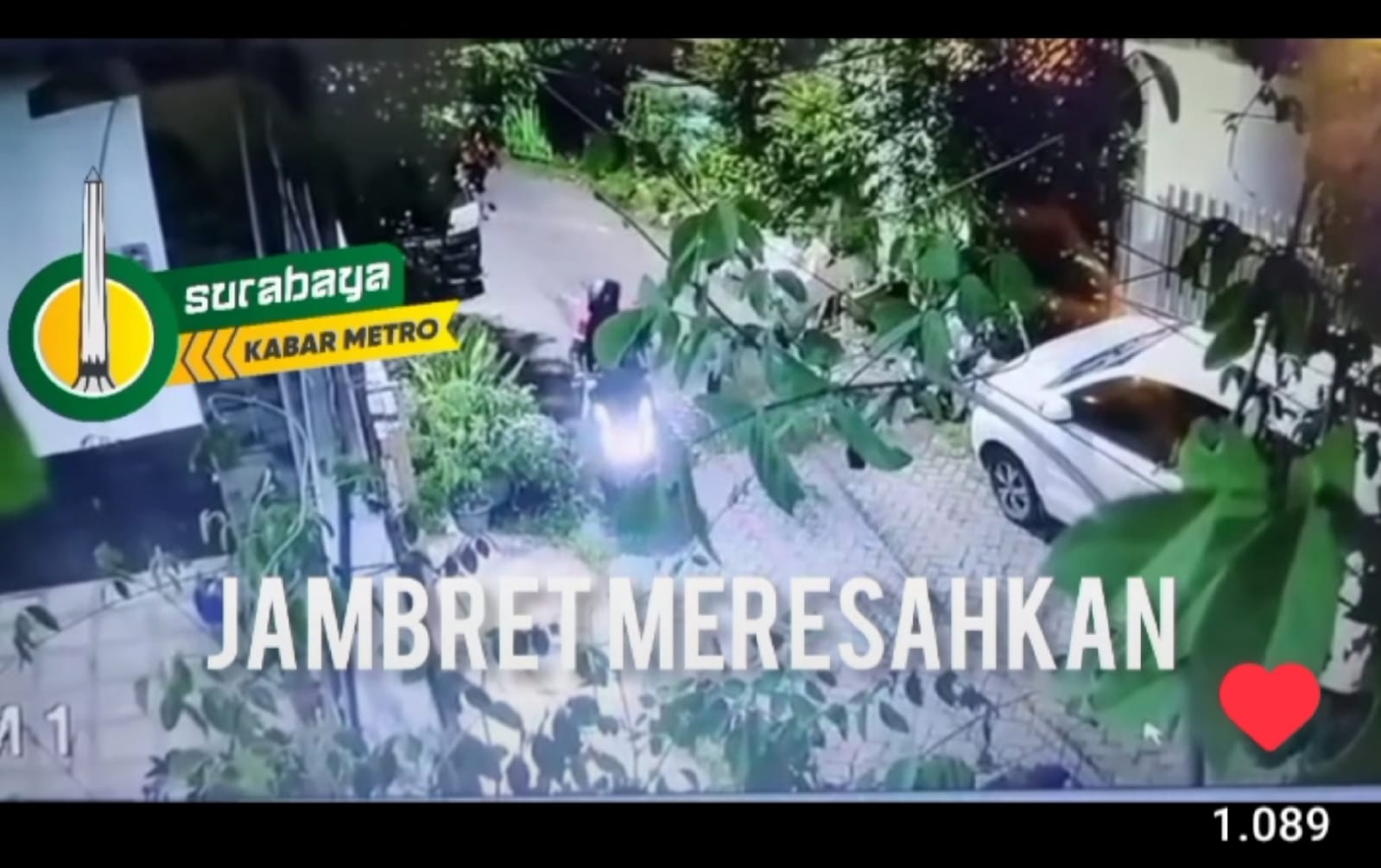 Video kasus penjambretan di Karang Empat, Surabaya (surabayakabarmetro.com)