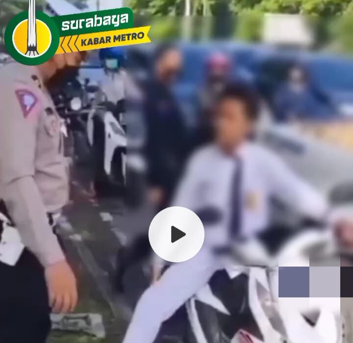 Siswa SMP marah ke polisi karena langgar lalu lintas di Exit Tol Sidoarjo (surabayakabarmetro.om)