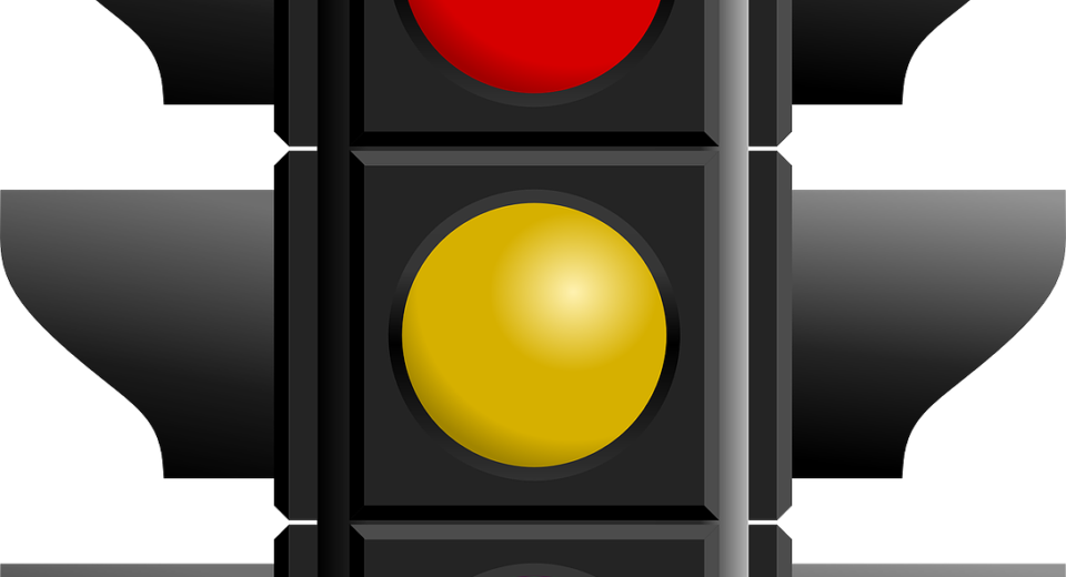 Ilustrasi Traffic Light Margorejo, Surabaya (pixabay)