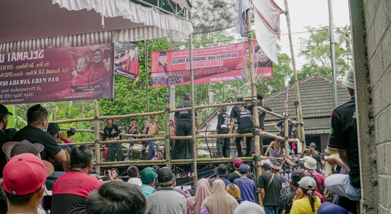 Seni Budaya Tiban Nusantara yang digelar PDI Perjuangan Jawa Timur di Blitar (surabayakabarmetro.com/ istimewa)