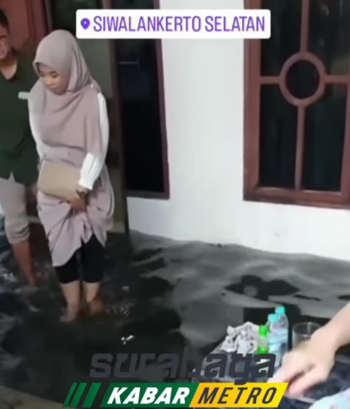 Banjir melanda Siwalankerto, Surabaya saat Lebaran, atau Hari Raya Idul Fitri, Sabtu 22 April 2023 (surabayakabarmetro.com)