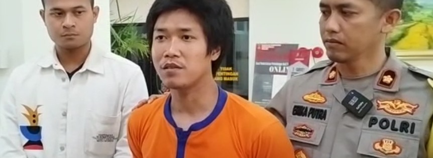 Muhammad Qo'ad Af'aul Kirom alias Afan pelaku pembunuhan di Dusun Plampang, Desa Putat Lor, Menganti, Gresik terhadap putrinya saat di Mapolres Gresik (istimewa)