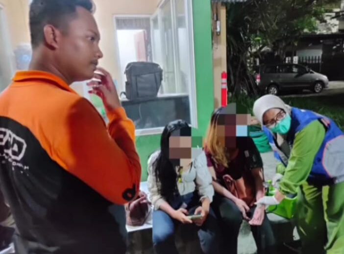 Pengemudi wanita yang diduga mabuk saat kemudikan mobil di Surabaya (istimewa/ surabayakabarmetro.com)