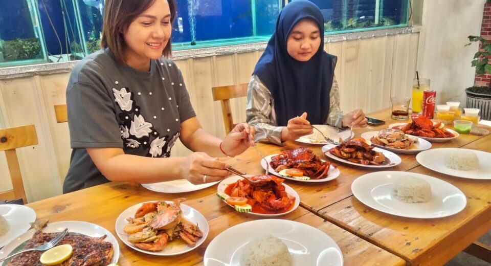 Nikmatnya kuliner seafood khas Thailand di Bangkok Crab Surabaya (istimewa/ surabayakabarmetro.com)