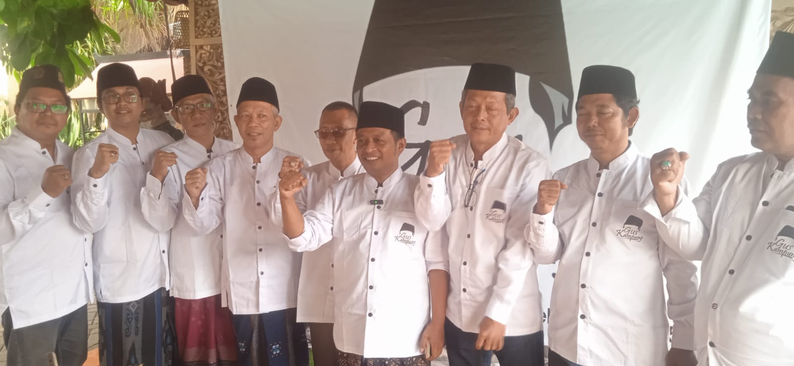 Gus Kampung dukung Ganjar Pranowo di Pilpres 2024, dan panggil Ganjar sebagai Gus Ganjar (istimewa/ surabayakabarmetro.com)