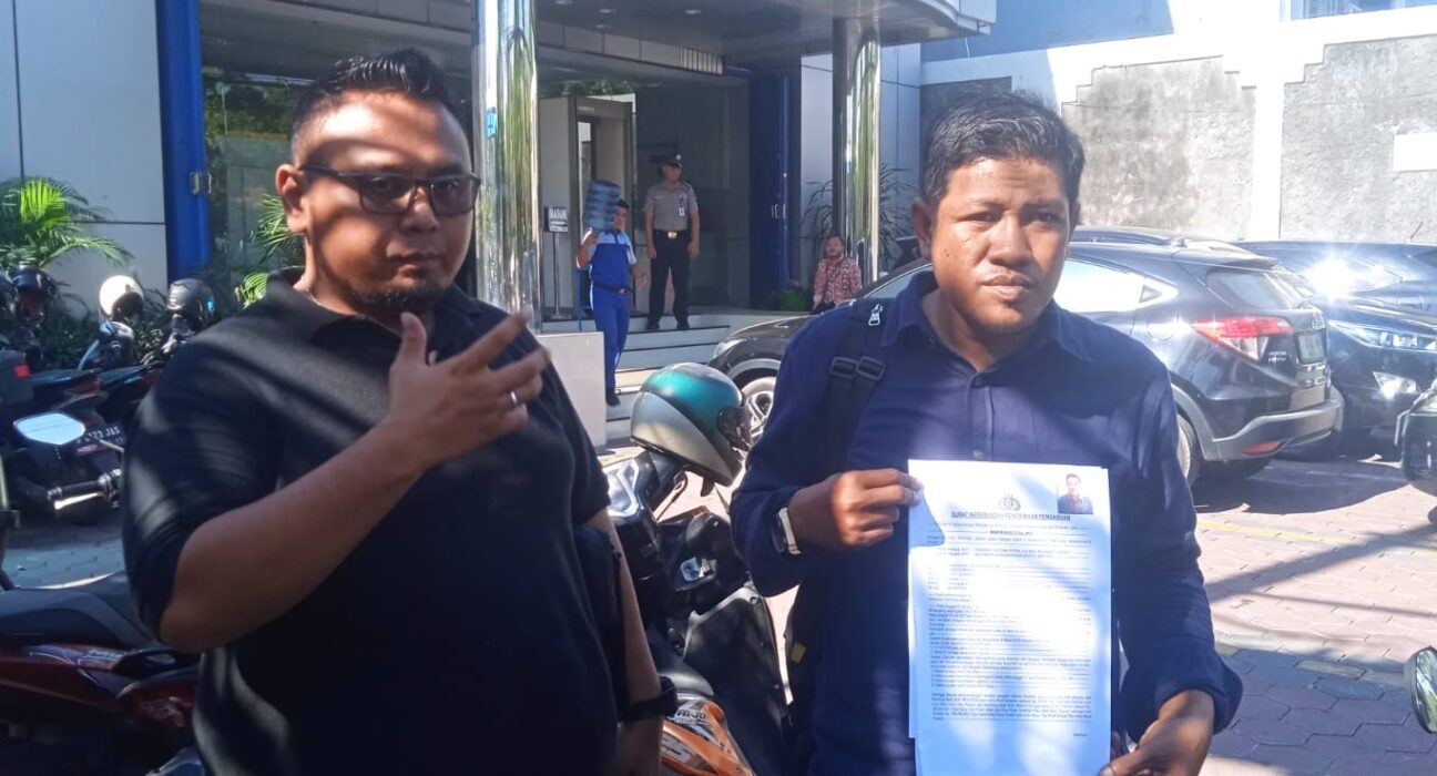 Choif Suhendro, seorang pria asal Gresik ketiban apes karena uangnya dibobol (istimewa/ surabayakabarmetro.com)
