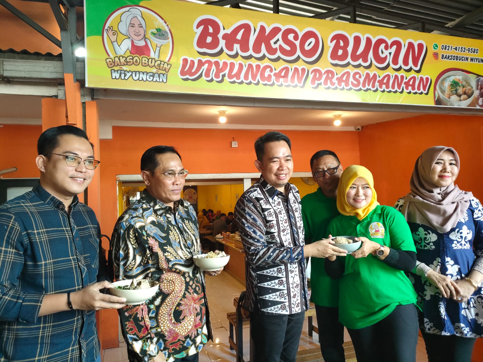 Launching Kedai Bakso Bucin Wiyungan, Surabaya (istimewa/ surabayakabarmetro.com)