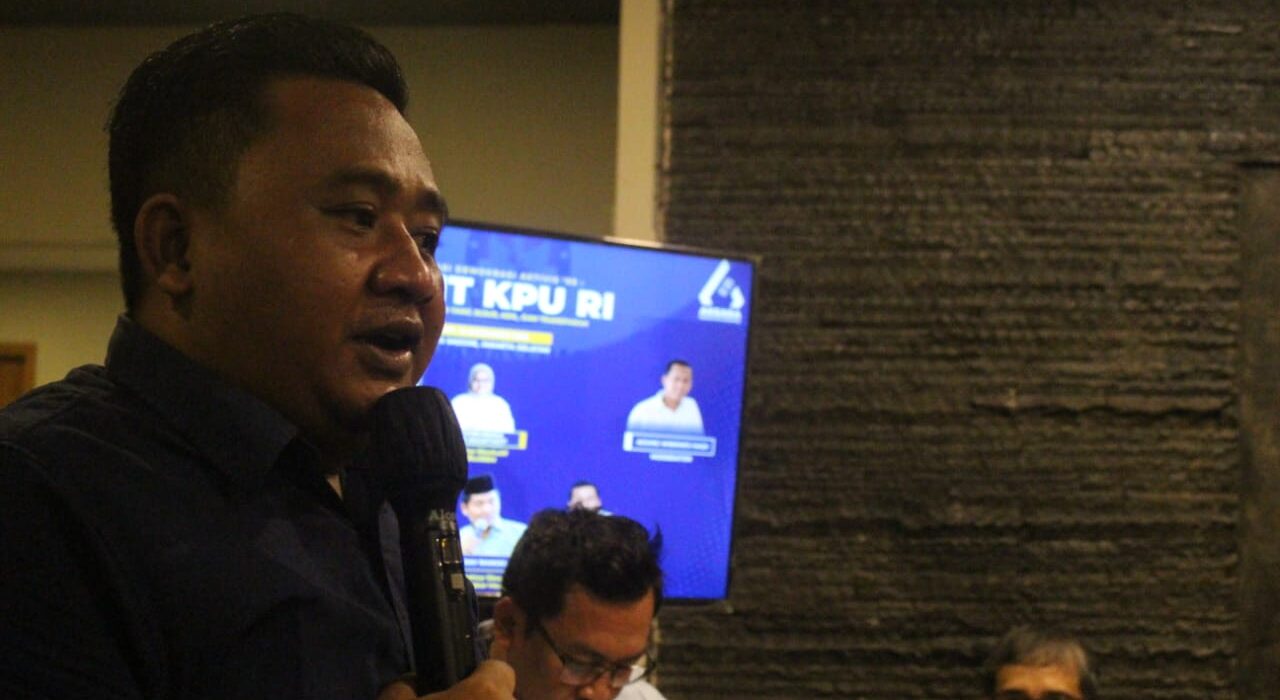 Direktur Eksekutif AKSARA Research and Consulting, Hendri Kurniawan bicara soal Pilpres 2024 dan Jatim (istimewa/ surabayakabarmetro.com)