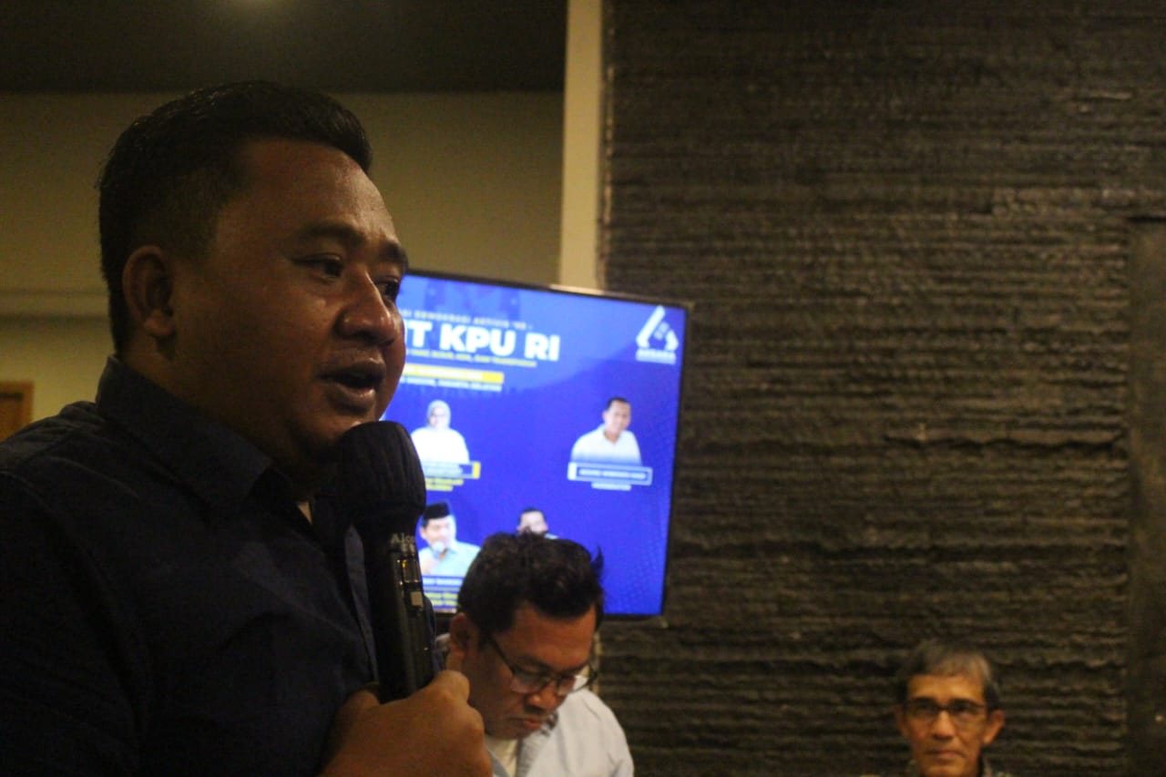 Direktur Eksekutif AKSARA Research and Consulting, Hendri Kurniawan bicara soal Pilpres 2024 dan Jatim (istimewa/ surabayakabarmetro.com)