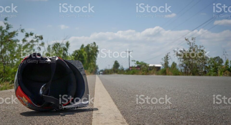 Iustrasi kecelakaan motor di Tambak Osowilangun, Surabaya (istock)