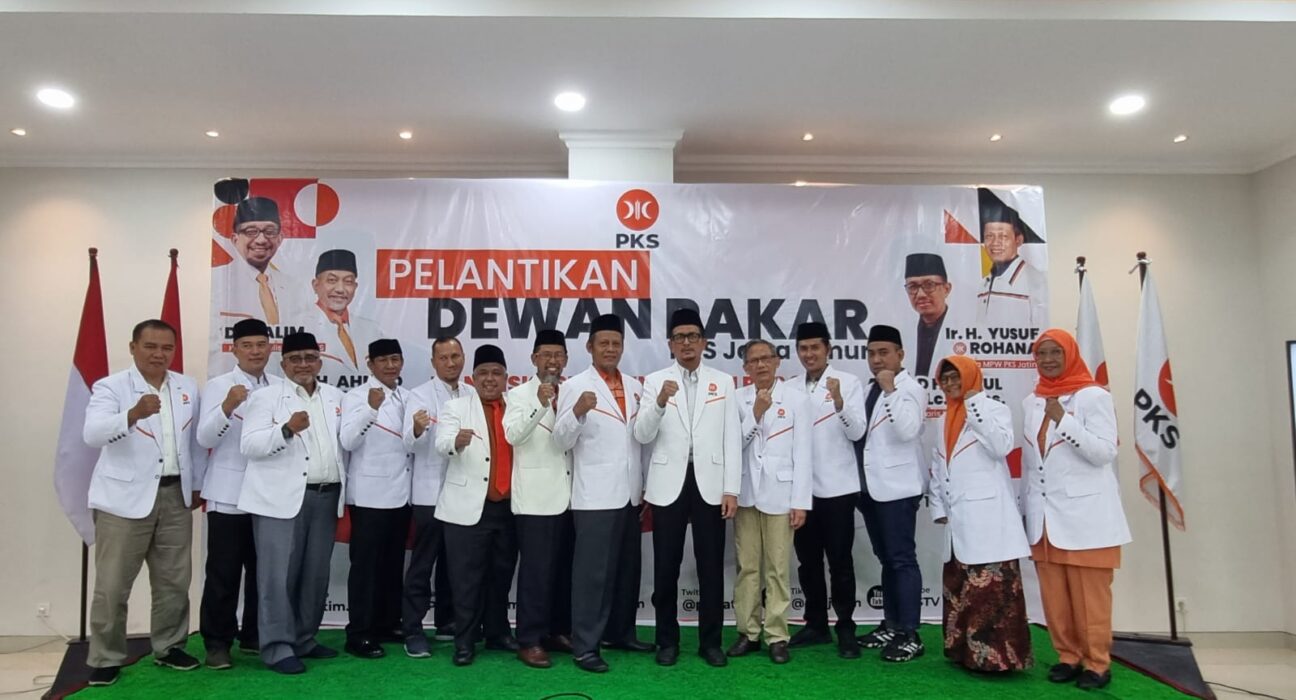 PKS Jatim Lantik 13 Tokoh Jadi Dewan Pakar (istimewa/ surabayakabarmetro.com)