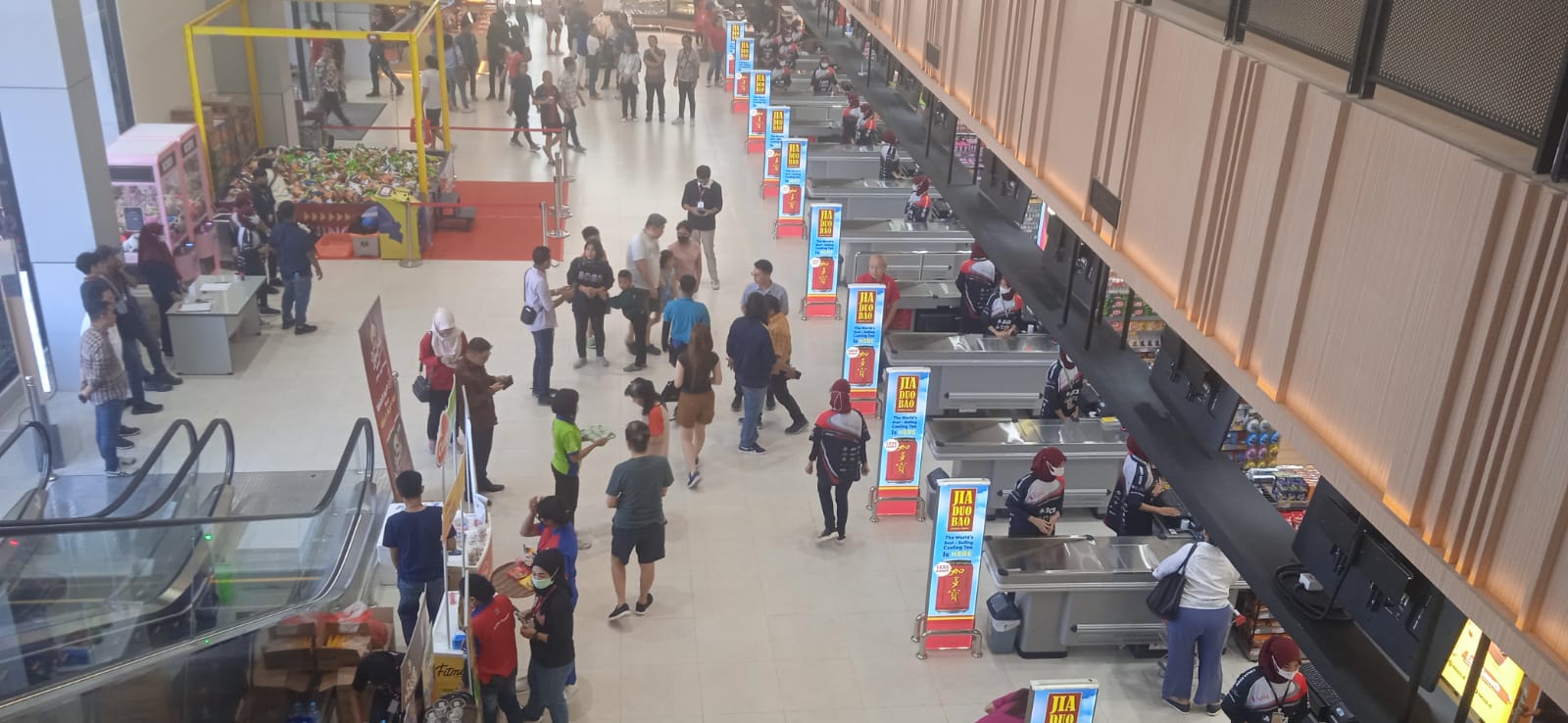 Suasana pembukaan Hokky Supermarket Pakuwon City, Surabaya, Sabtu 16 September 2023 (surabayakabarmetro.com)