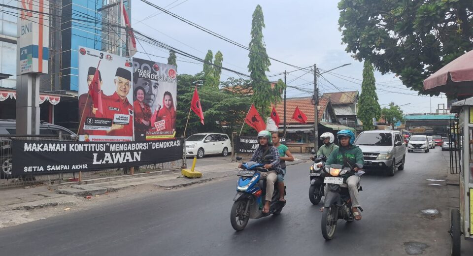 Jelang Pilpres 2024, Posko Pandegiling Surabaya Sebut Demokrasi Tidak Baik-Baik Saja (istimewa/ surabayakabarmetro.id)