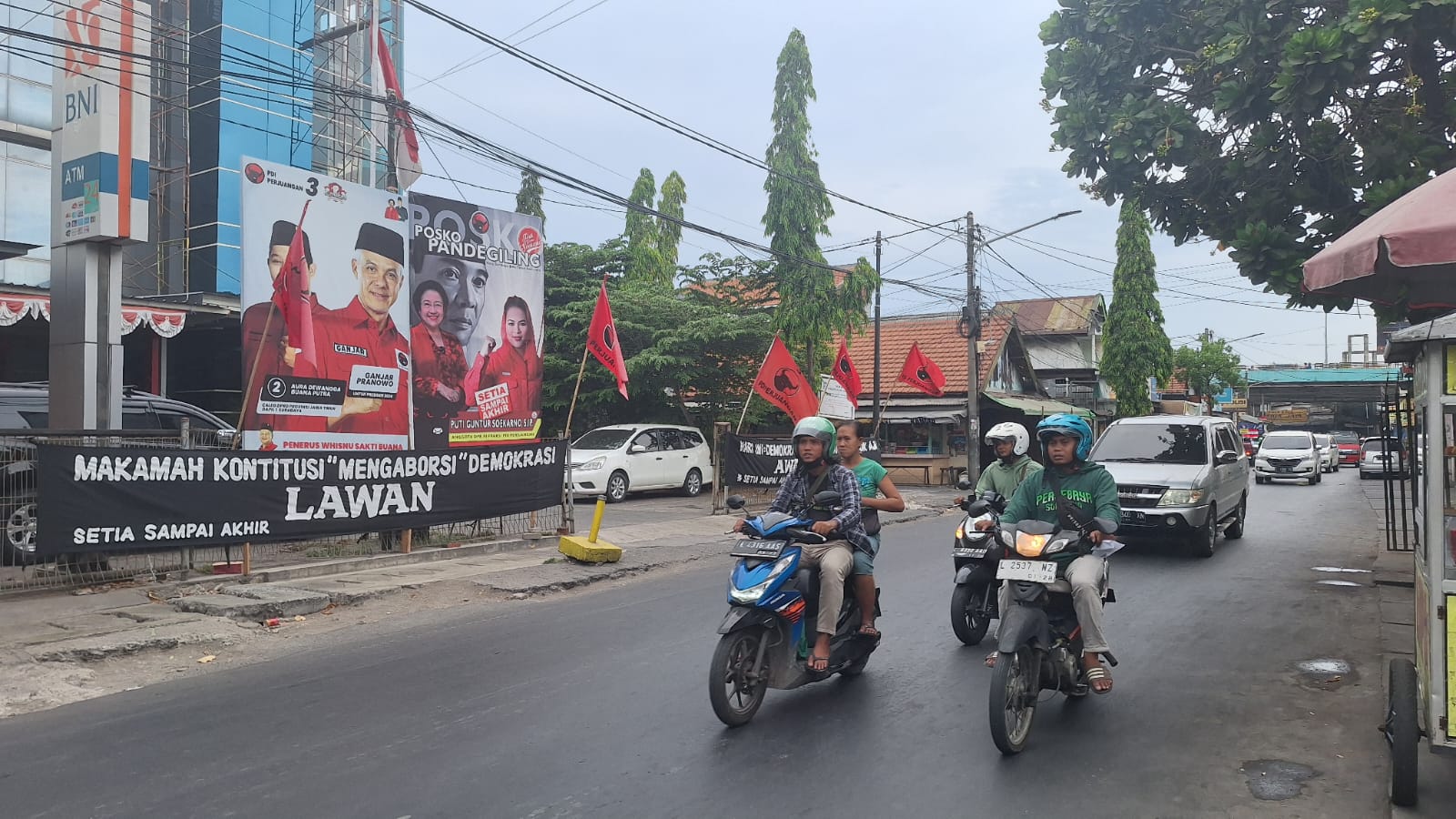 Jelang Pilpres 2024, Posko Pandegiling Surabaya Sebut Demokrasi Tidak Baik-Baik Saja (istimewa/ surabayakabarmetro.id)