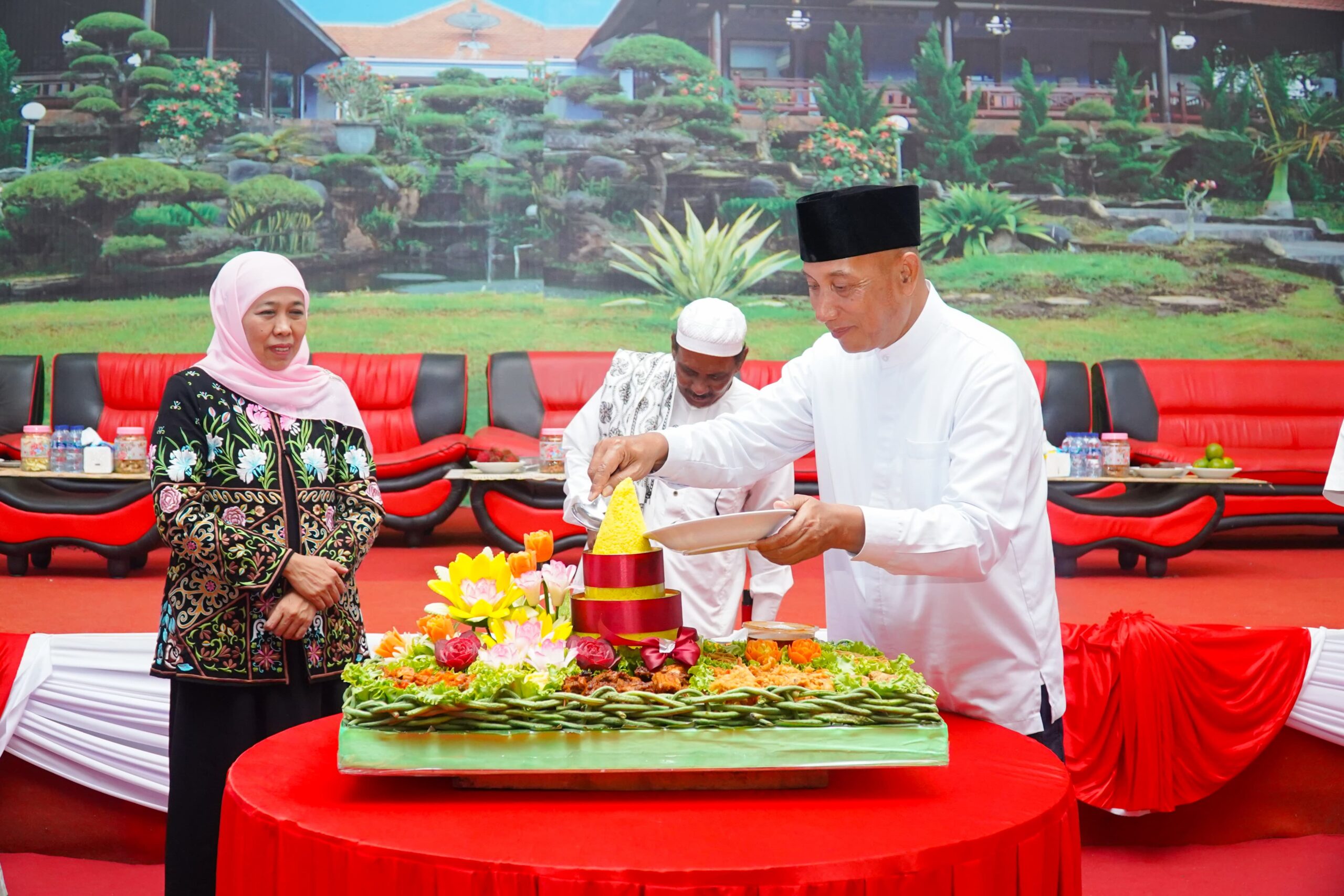 Arum Sabil Berharap Khofifah Duet dengan Emil Dardak Lagi di Pilgub Jatim 2024 (istimewa/ surabayakabarmetro.id)