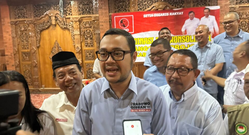 ARCI Sebut Ketua Projo Jatim Bayu Airlangga Masuk Bursa Cawagub Alternatif untuk Khofifah di Pilgub Jatim 2024 (istimewa/ surabayakabarmetro.id)