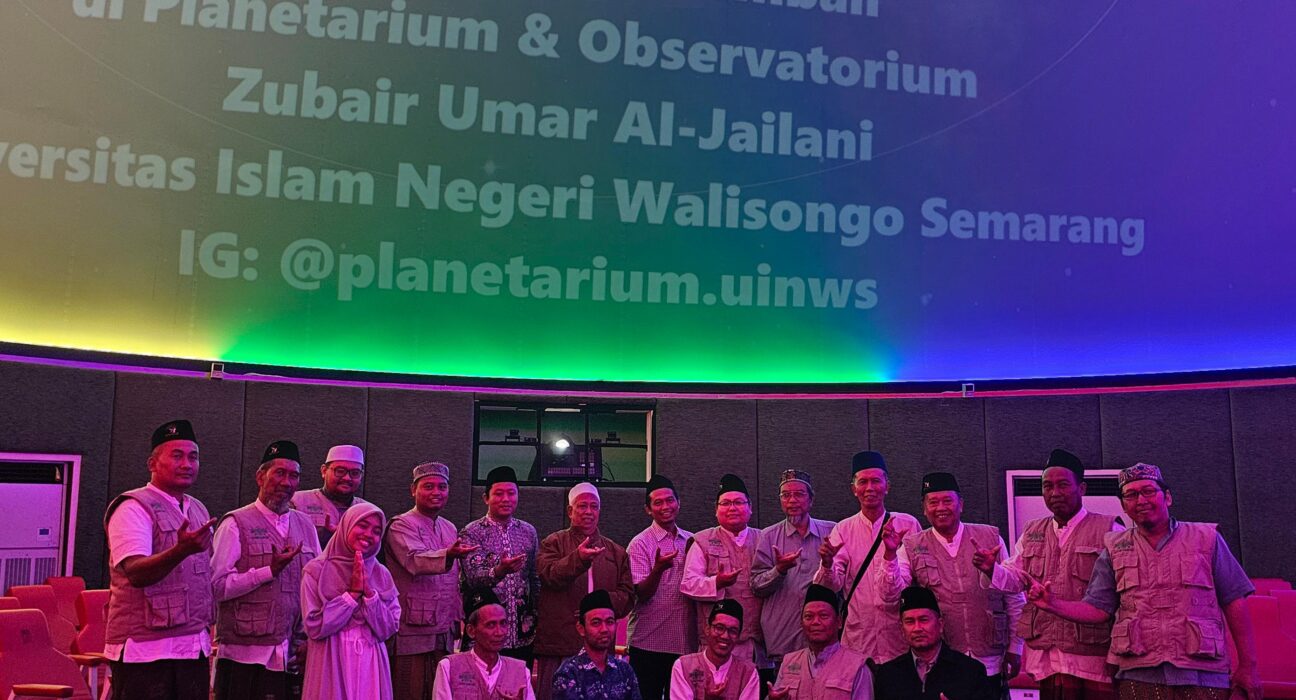 Cara LFNU Gresik Perdalam Ilmu Astrofiqih, Kunjungi Planetarium KH Zubair Umar Al Jailani UIN Walisongo Semarang (istimewa/ surabayakabarmetro.id)