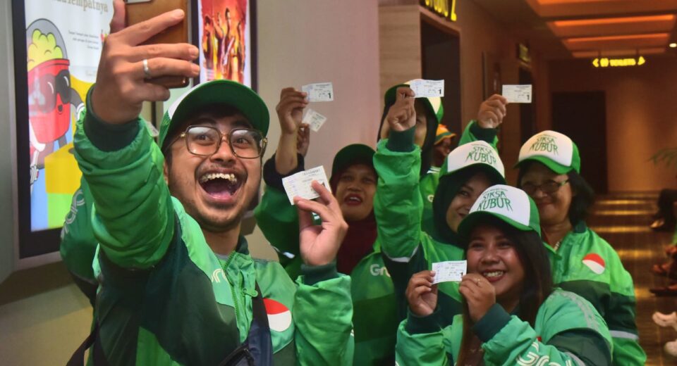 Saat Ratusan Driver Grab di Malang Diajak Nobar Film Siksa Kubur: Benar-henar Merinding (istimewa/ surabayakabarmetro.id)