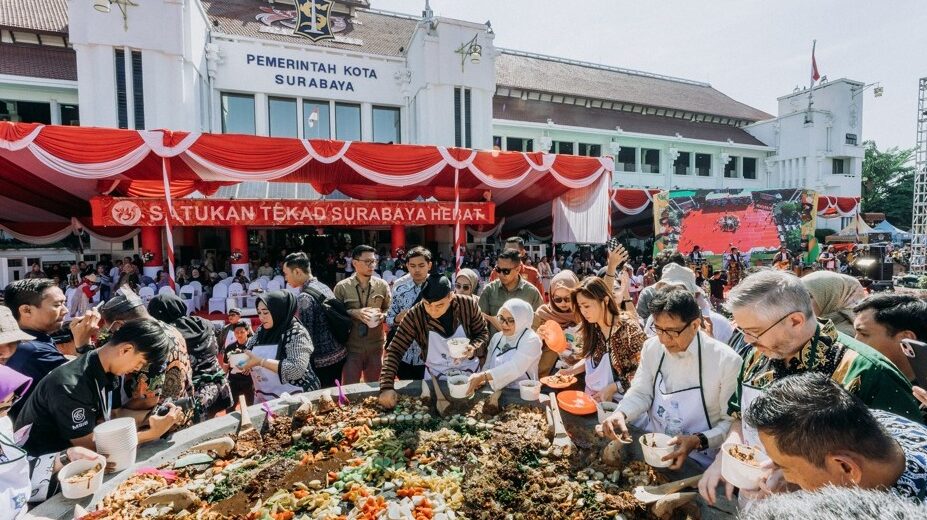 Festival Rujak Uleg 2024 di Surabaya (istimewa/ surabayakabarmetro.id)