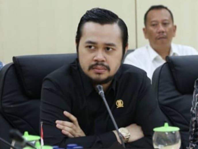 Bayu Airlangga Soroti Buku Paradoks Indonesia Prabowo Subianto: Jadi Refleksi Kritis (istimewa/ surabayakabarmetro.id)