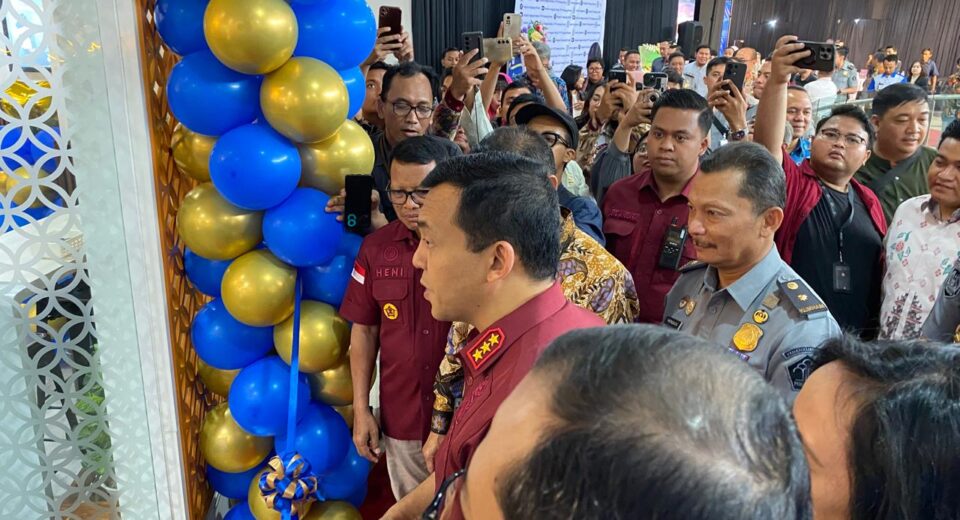 Tak Perlu Jauh-jauh ke Surabaya, Warga Gresik Kini Bisa Urus Paspor di Imigrasi Lounge Icon Mall (surabayakabarmetro.id)
