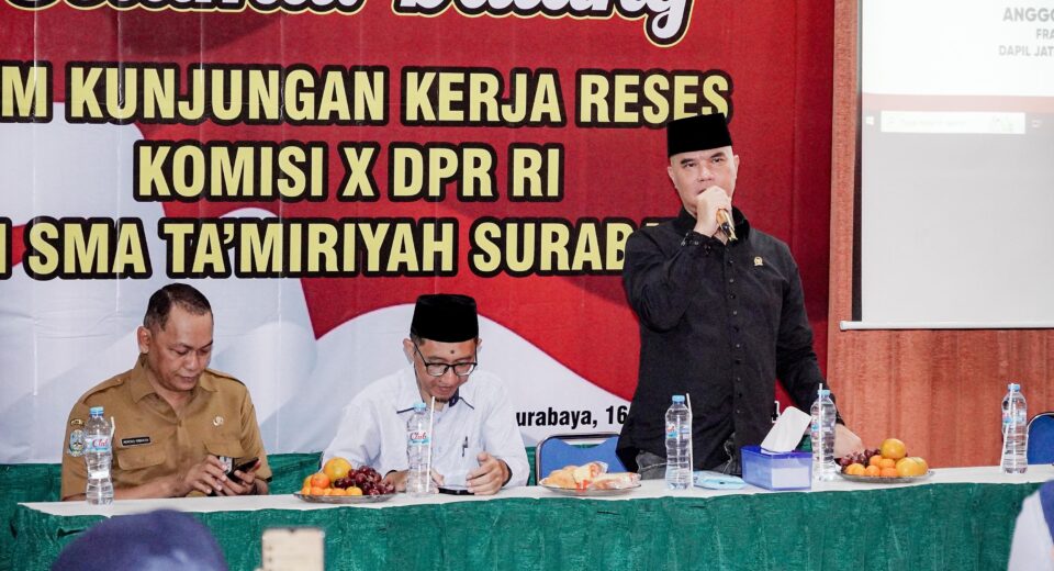 Ahmad Dhani Inginkan Dunia Pendidikan Fokus Pada Sejarah dan Moral Pancasila (istimewa/ surabayakabarmetro.id)