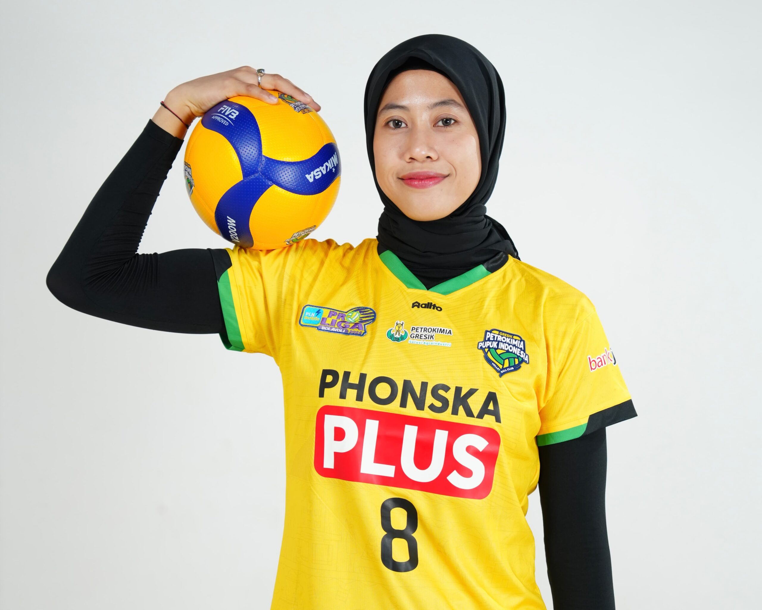 Reaksi Megawati seusai Direkrut Gresik Petrokimia Pupuk Indonesia di Proliga 2025 (istiewa/ surabayakabarmetro.id)