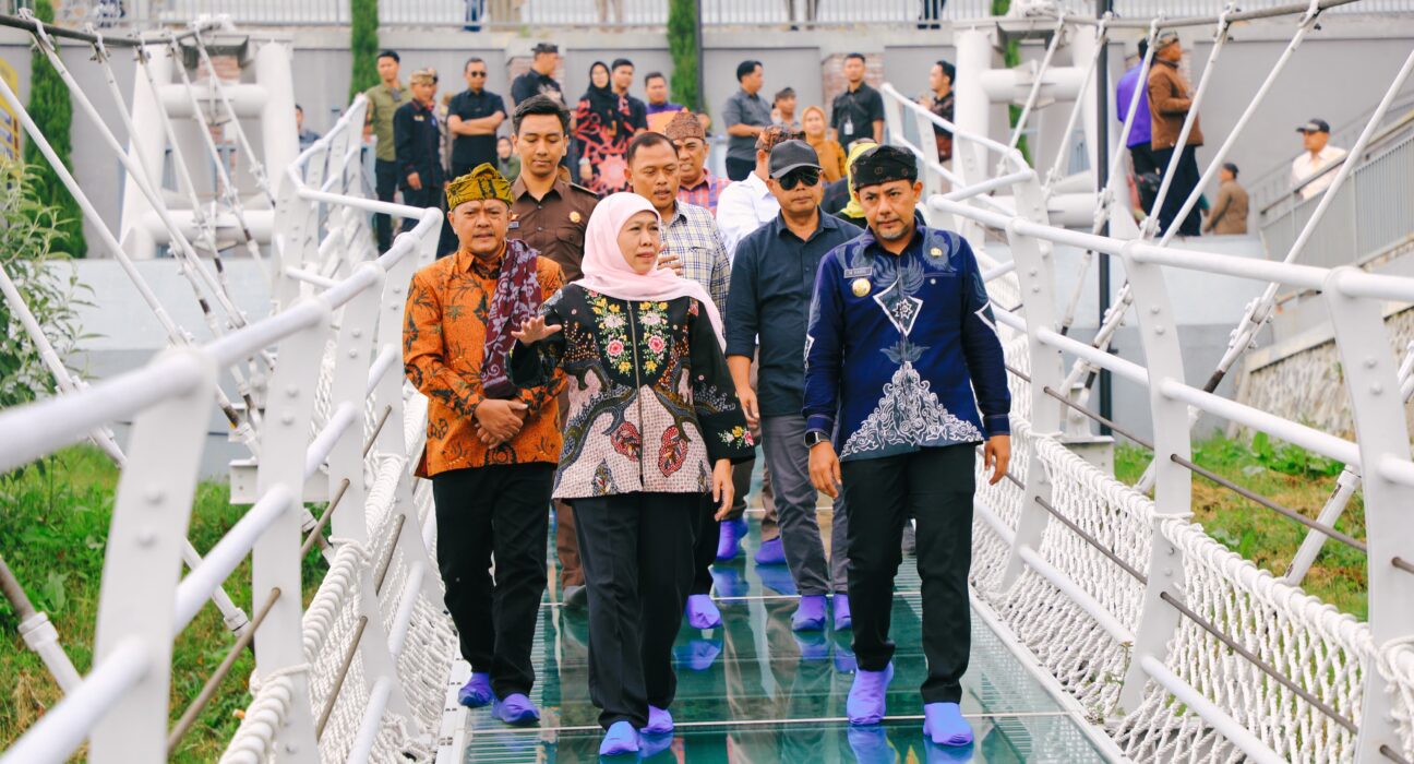 Jembatan Kaca Seruni Point Bromo Diyakini Gubernur Khofifah Bakal Jadi Magnet Pariwisata Jawa Timur (istimewa/ surabayakabarmetro.id)