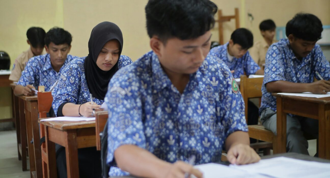 Ilustrasi artikel Daftar 5 SMA Islam Terbaik di Surabaya, Diurutkan Berdasarkan Ranking UTBK (unsplash)