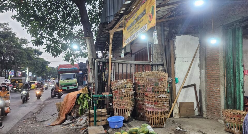 Polemik Izin Operasional Pasar Tanjungsari Surabaya, Dewan Sebut Masih untuk Masih Pergudangan (istimewa/ surabayakabarmetro.id)