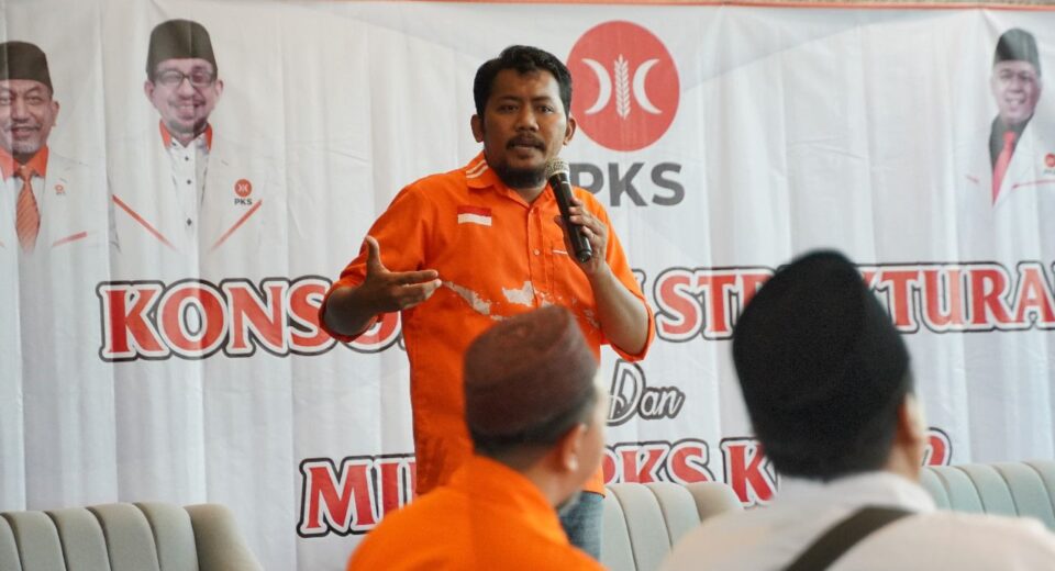 Dulu Aktivis Unair, Yudha Permana Putra Kini Jadi Ketua PKS DPD Bojonegoro: Saya Ingin Merangkul Semua (surabayakabarmetro.id/ istimewa)