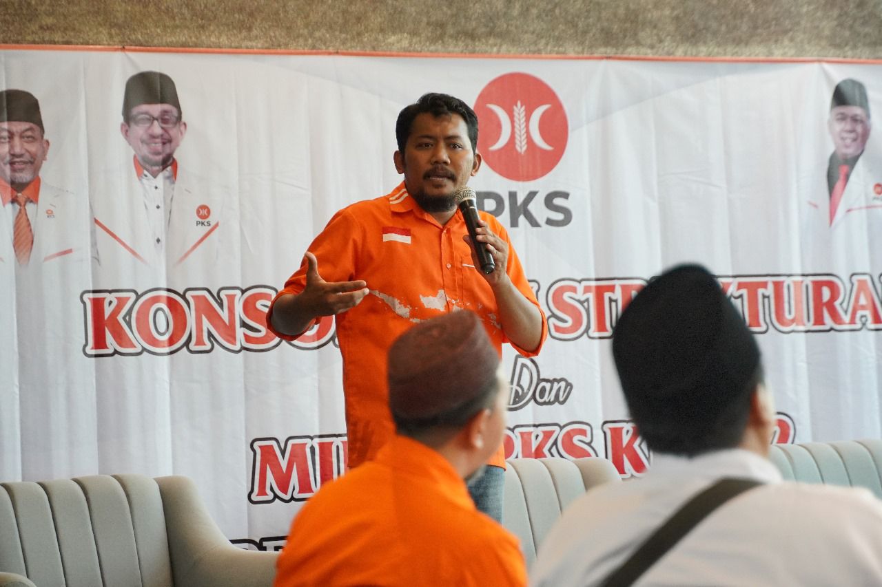 Dulu Aktivis Unair, Yudha Permana Putra Kini Jadi Ketua PKS DPD Bojonegoro: Saya Ingin Merangkul Semua (surabayakabarmetro.id/ istimewa)