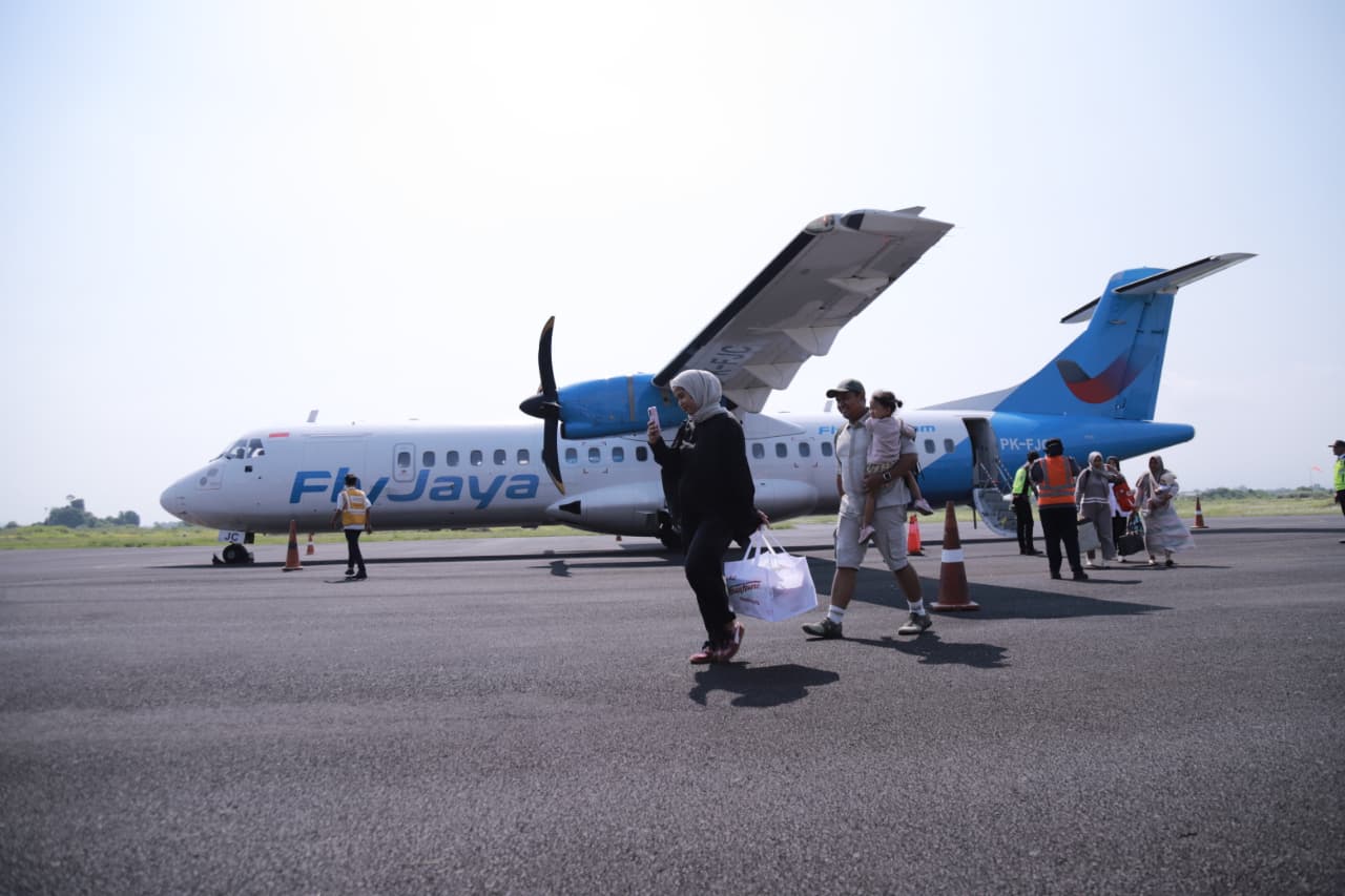 Asyikkk Sekarang Ada Penerbangan Langsung Jember-Jakarta di Bandara Notohadinegoro, Simak Harga Tiketnya (istimewa/ surabayakabarmetro.id)