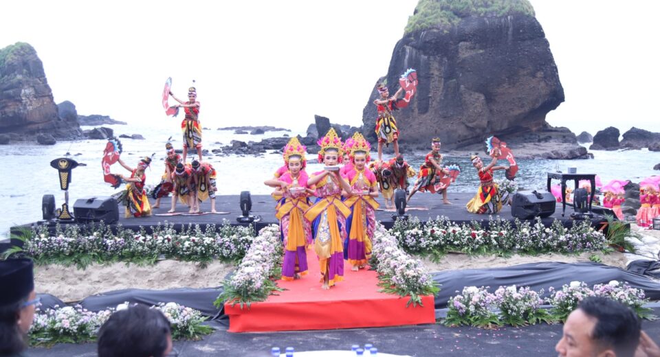 Tiket Watu Ulo Papuma Resmi Satu Pintu Per Januari 2026, Gus Fawait: Per Tempat Hanya Rp 6.000 (istimewa/ surabayakabarmetro.id)