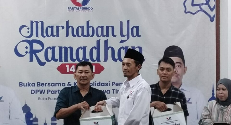 Buka Bersama Para Kadernya, Perindo Jatim Hidangkan Makanan Gerobak Khas PKL, Dukung UMKM (istimewa/ surabayakabarmetro.id)