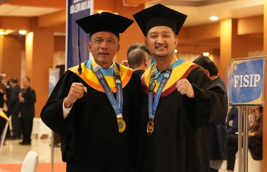 Tom Liwafa Jalani Wisuda Doktor di UNAIR, Tema Disertasinya Tak Sembarangan (istimewa/ surabayakabarmetro.id)