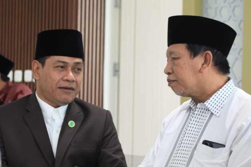 Ketua Umum MUI Provinsi Jawa Timur, Prof. Dr. KH. Abdul Halim Soebahar hadir dan membuka Sosialisasi Pengelolaan Dana Abadi Pesantren di aula kantor MUI Jatim (istimewa/ surabayakabarmetro.id)