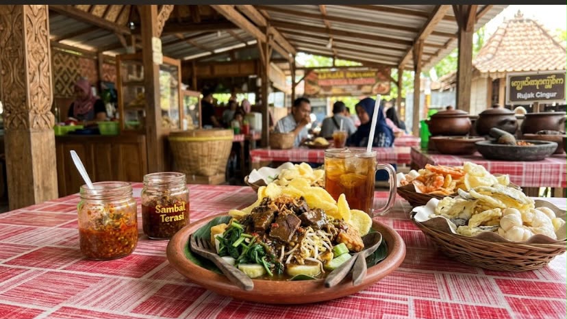 Ilustrasi rujak cingur kuliner khas Surabaya (istimewa/ AI/ SurabayaKabarMetro.id)