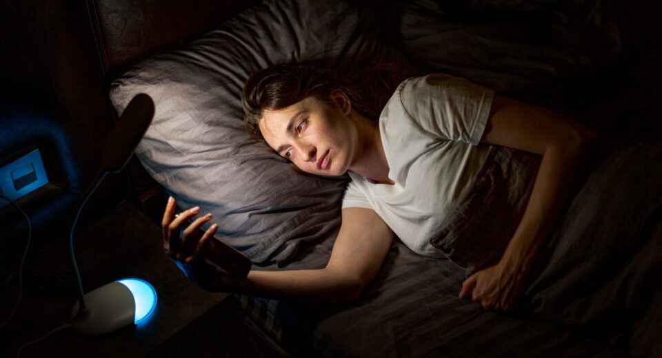 Sering Begadang dan Bayar Tidur di Akhir Pekan, Apa Itu Termasuk Sleep Debt? (Istimewa/ magnific)