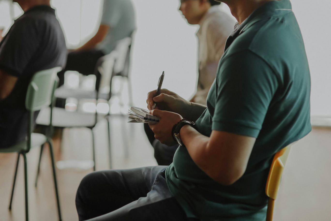 Dari Ruang Kelas ke Warung Kopi lalu Makan Tahu Tek: Cara Mahasiswa Surabaya Menjalani Perkuliahan (istimewa/ unsplash)
