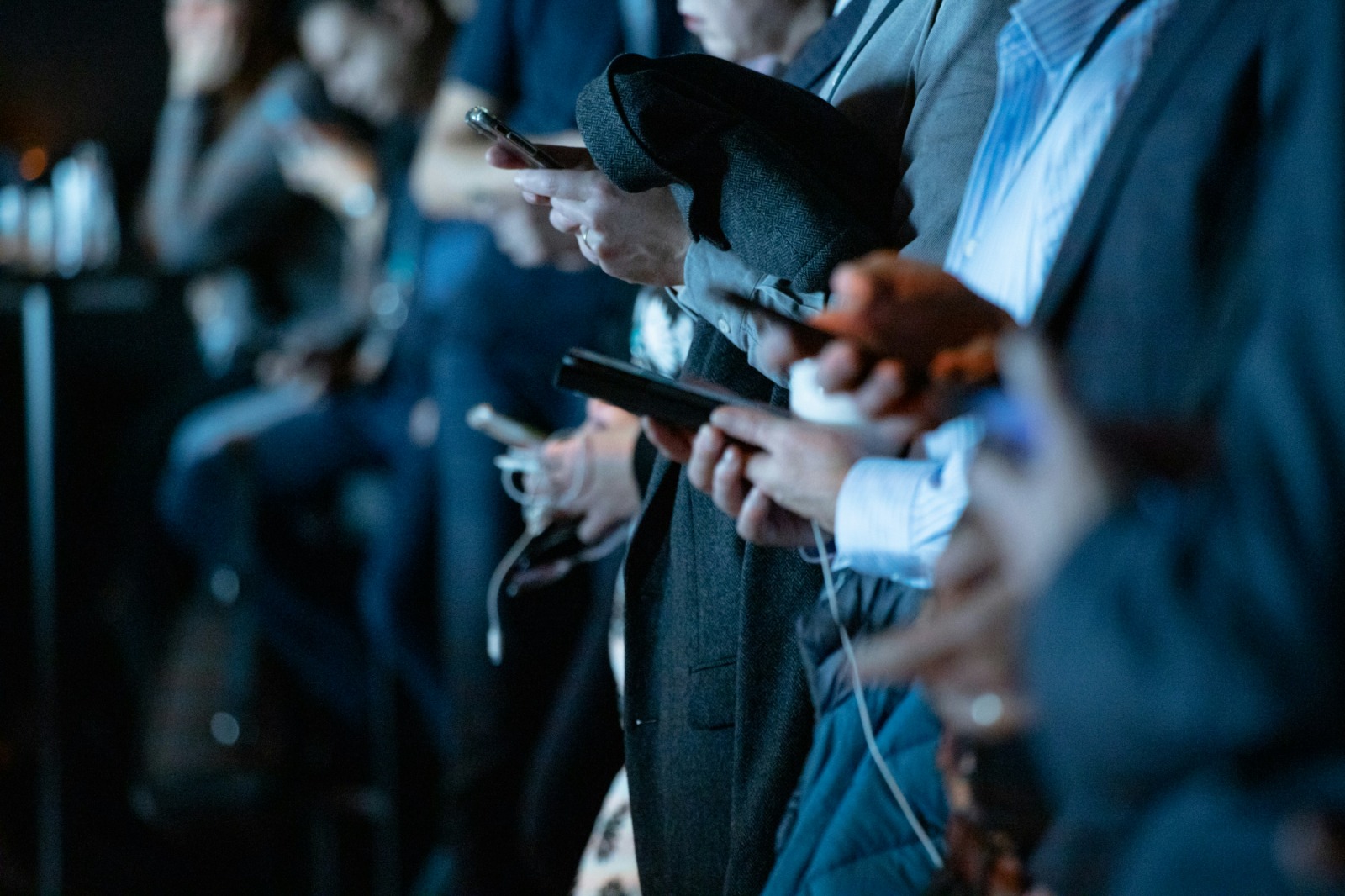 Kamu Sulit Berhenti Scroll Media Sosial? Hati-hati, Bisa Jadi Kamu Kena Fenomena Doomscrolling (Unsplash)
