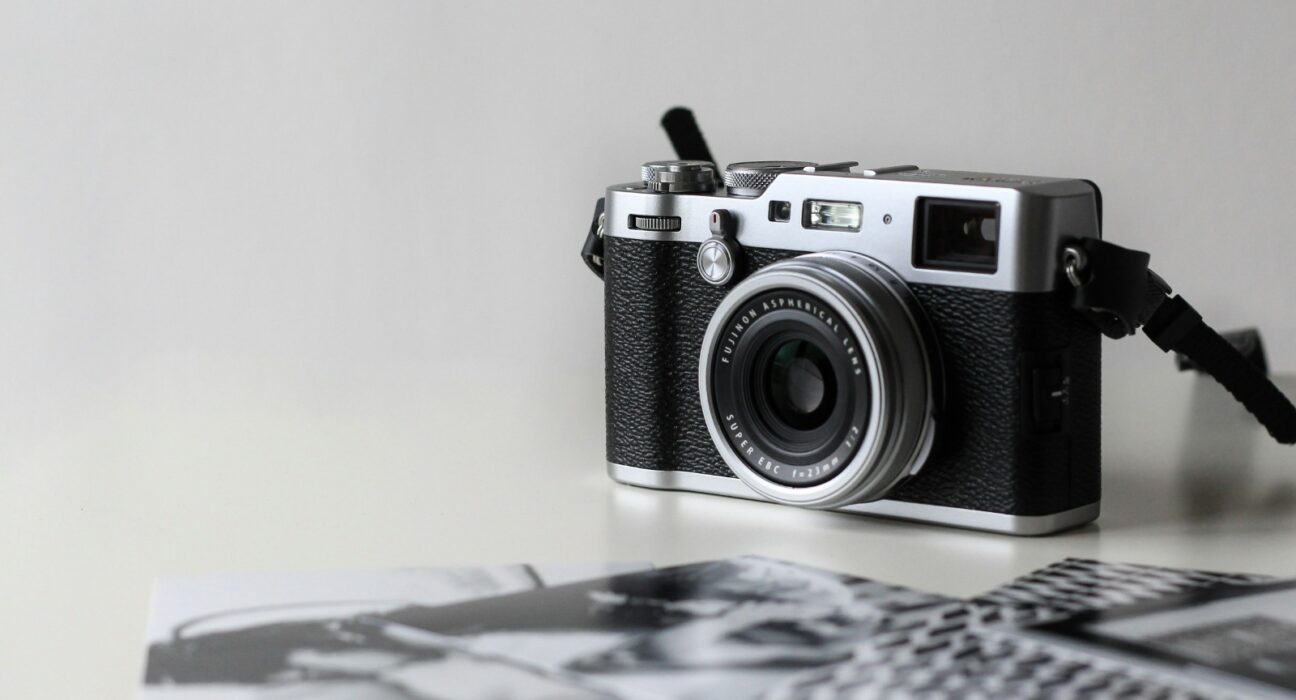 Dulu Dianggap Ketinggalan Zaman, Kini Digicam Jadi Barang Buruan Gen Z, Dari Koleksi hingga Gaya (istimewa/ unsplash)