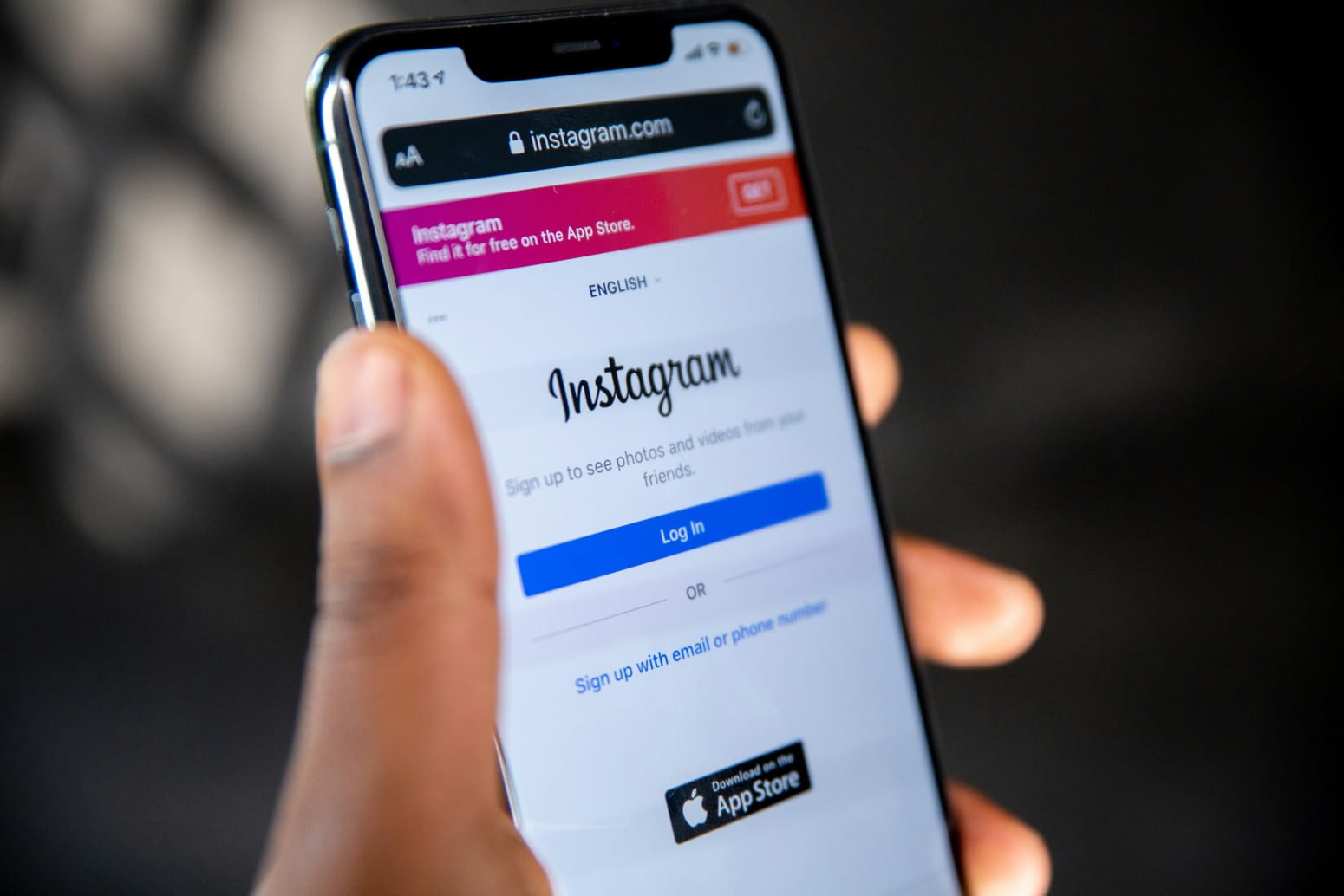 Kehidupan yang Tidak Diposting, Apakah Momen Masih Punya Makna Jika Tidak Masuk Instagram? (unsplash)