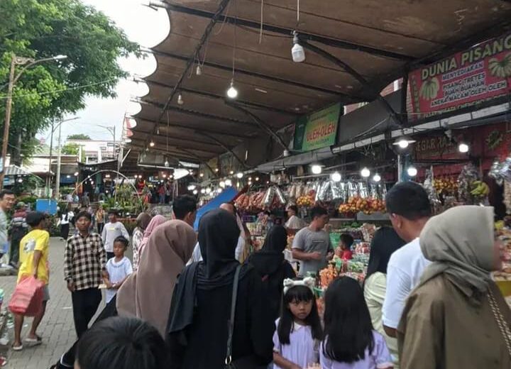 Daftar Rekomendasi Oleh-Oleh Khas Gresik yang Wajib Dibawa Pulang, Ada Pudak hingga Nasi Krawu (surabayakabarmetro.id/ Anisah RA)