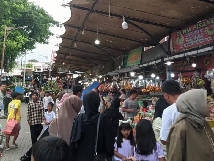 Daftar Rekomendasi Oleh-Oleh Khas Gresik yang Wajib Dibawa Pulang, Ada Pudak hingga Nasi Krawu (surabayakabarmetro.id/ Anisah RA)