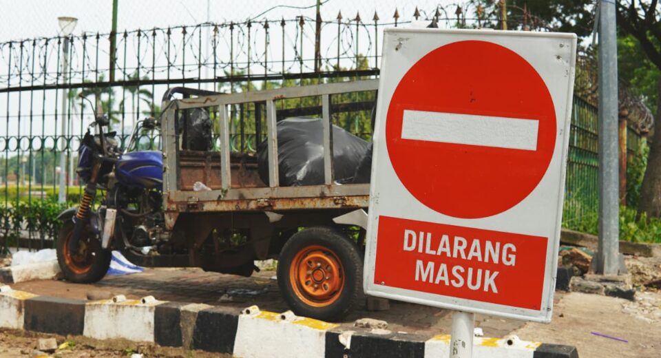 Musim Hajatan Tiba, Warga Surabaya Harus Siap dengan Jalan yang Mendadak Ditutup (unsplash)