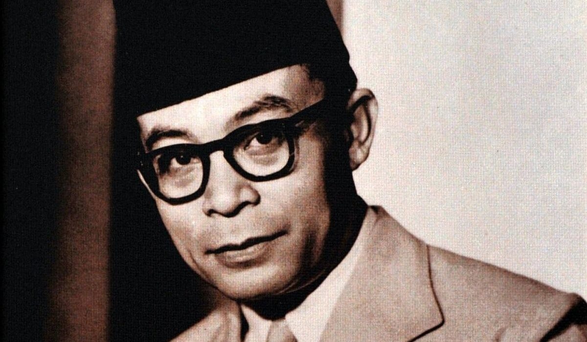 Bung Hatta, Sosok Wakil Presiden Pertama Indonesia yang Dikenang hingga Hari Ini, Gemar Baca Buku (istimewa/ Kompas.com)