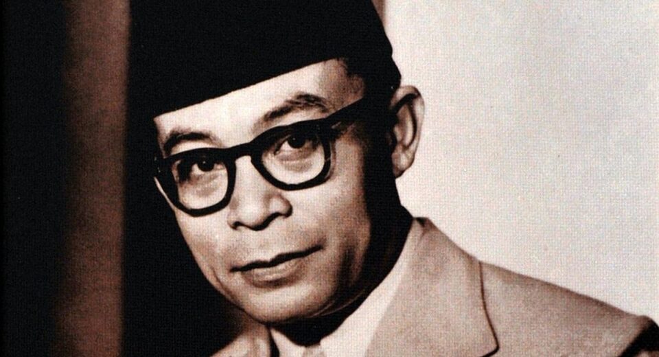Bung Hatta, Sosok Wakil Presiden Pertama Indonesia yang Dikenang hingga Hari Ini, Gemar Baca Buku (istimewa/ Kompas.com)